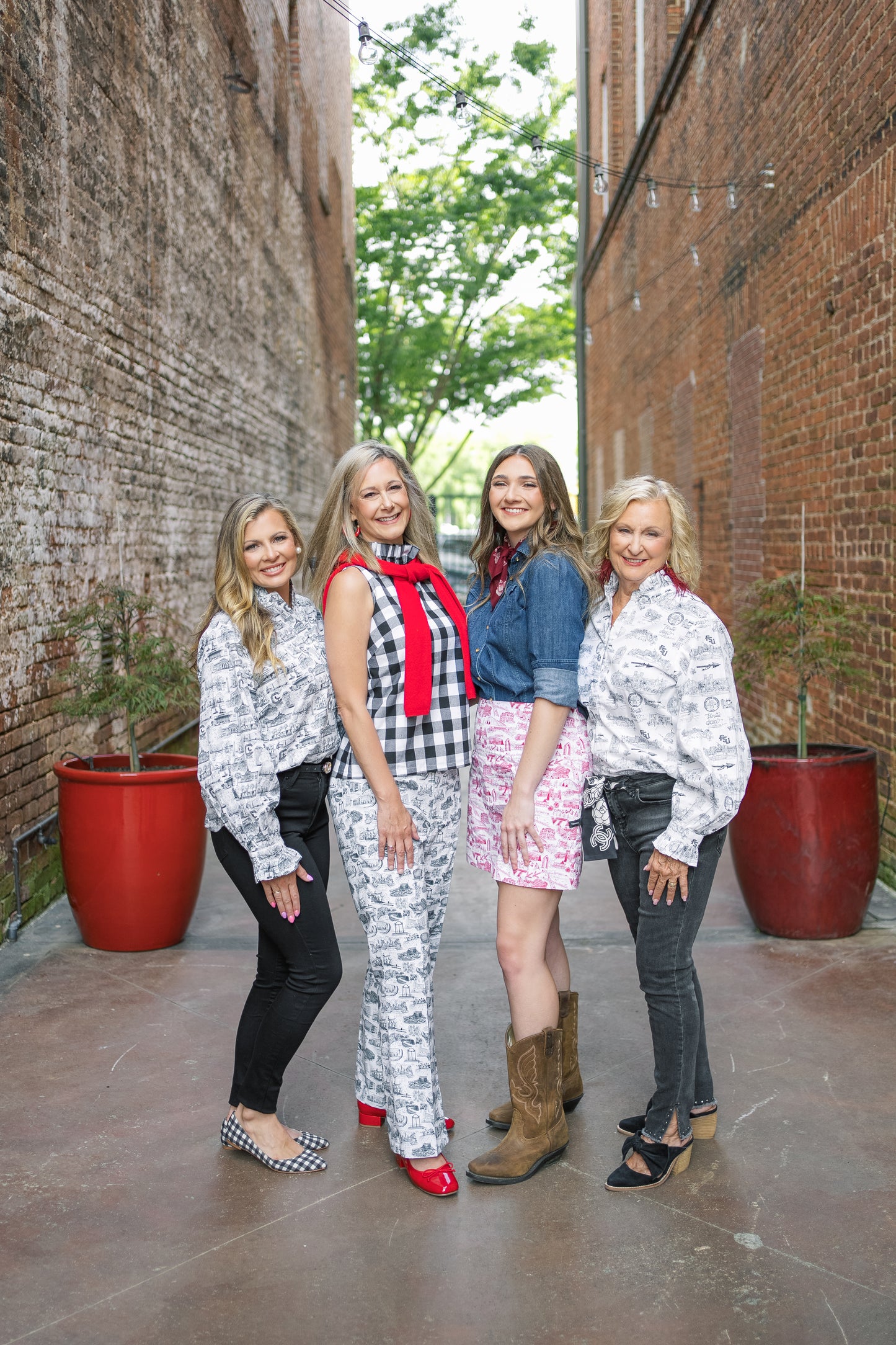 LeGare Popover Top Florida State Toile Black & White
